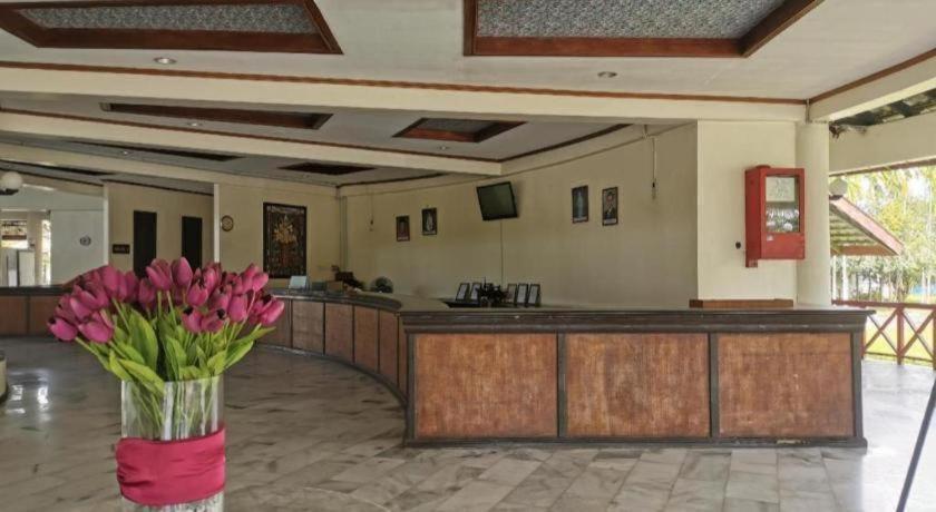 Oyo 89972 Borneo Paradise Beach Hotel Kota Kinabalu Exteriör bild