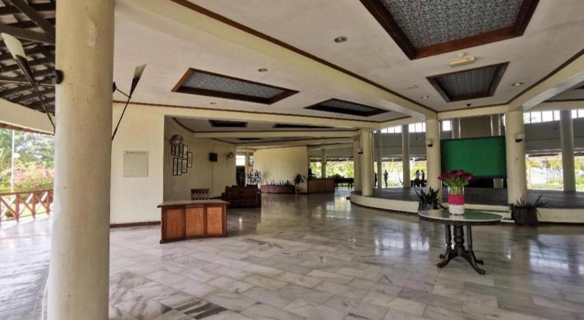 Oyo 89972 Borneo Paradise Beach Hotel Kota Kinabalu Exteriör bild